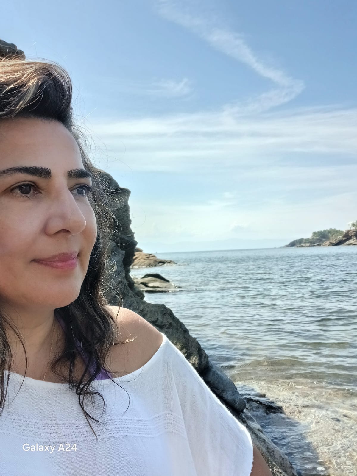 Demet Avşar